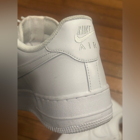 Nike Air Force 1 Low '07 Triple White CW2288-111 Men's Size 9 - Picture 10 of 13